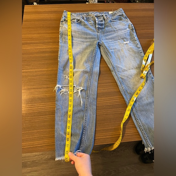 We the Free low rise distressed light wash jeans - Size 26 - Picture 5 of 10